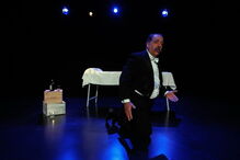 João Lagarto protagoniza o monólogo Lições de dança para pessoas de uma certa idade’