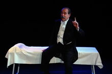 João Lagarto protagoniza o monólogo Lições de dança para pessoas de uma certa idade’