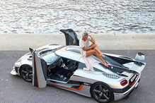 Piloto é conhecida pelas suas exuberantes curvas