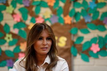 Melania Trump vista crianças imigrantes detidas