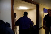 Melania Trump vista crianças imigrantes detidas