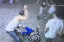 Rapaz de 15 anos esfaqueado até à morte por gangue