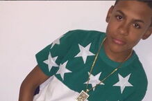 Rapaz de 15 anos esfaqueado até à morte por gangue