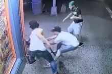 Rapaz de 15 anos esfaqueado até à morte por gangue