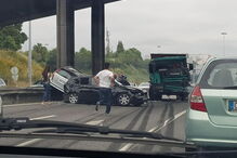 Acidente com camião e dois carros na VCI do Porto