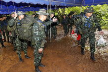 Equipa de futebol soterrada em caverna na Tailândia