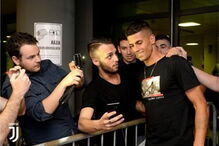 João Cancelo na chegada a Turim