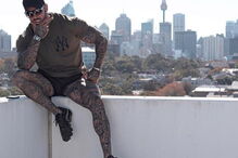 Soldado exibe vida luxuosa e tatuagens proibidas no Instagram