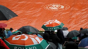Chuva adia jogos em Roland Garros