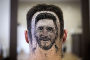 Fã ganha "tatuagem capilar" com a cara de Messi