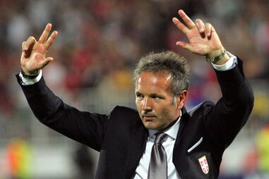 O treinador Sinisa Mihajlovic