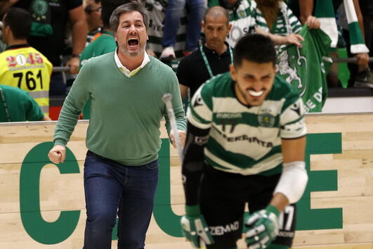 Bruno de Carvalho não conseguiu esconder a emoção que sentiu com a conquista do campeonato de hóquei