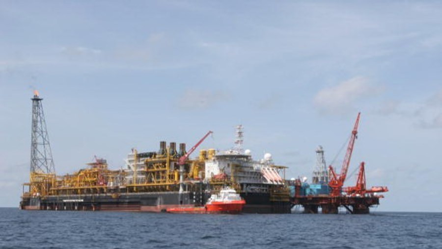 Exploração de petróleo em Angola