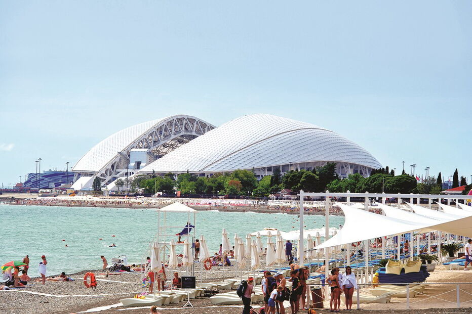 Sochi é famosa pelas suas praias e pelos resorts para desportos de neve    