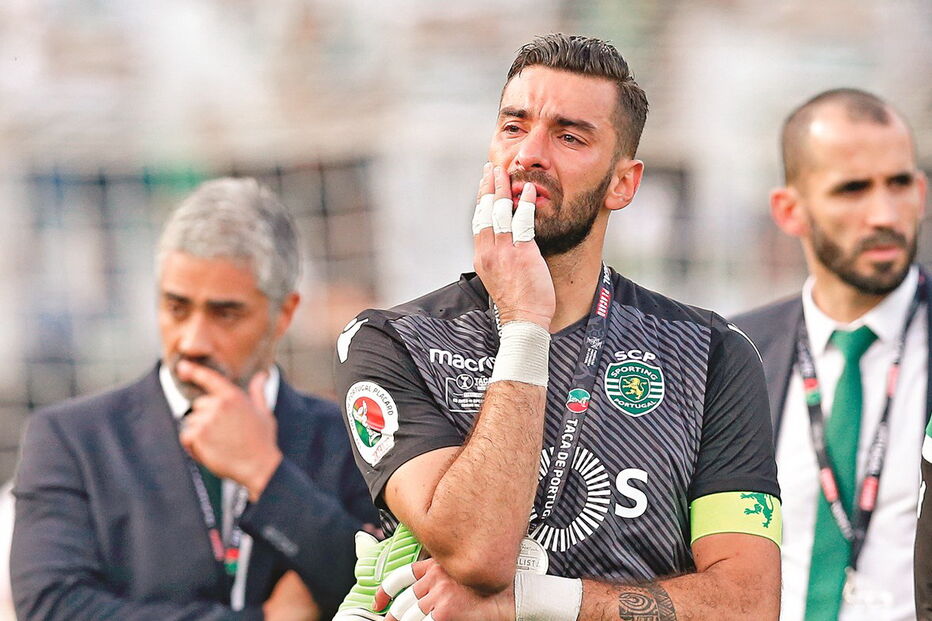 Rui Patrício chorou no relvado do Estádio Nacional após ter perdido a Taça de Portugal    