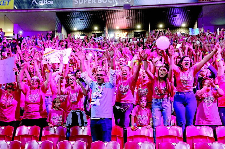 Claques vibram com os bairros a concurso