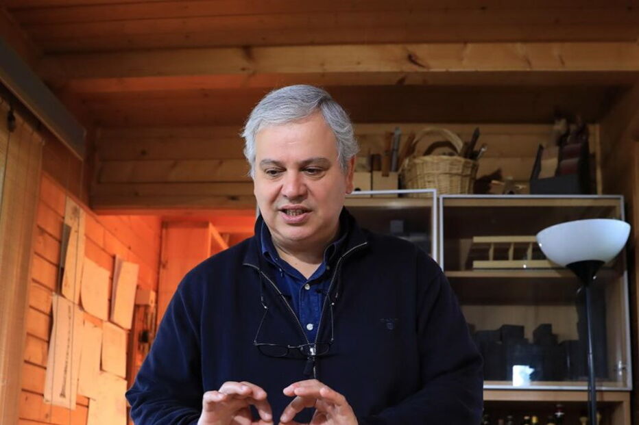 Jorge Lira constrói gaitas de foles e vende-as para vários países