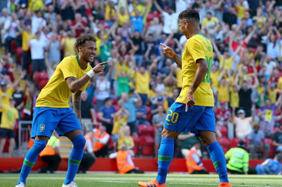 Neymar a jogar pela seleção do Brasil