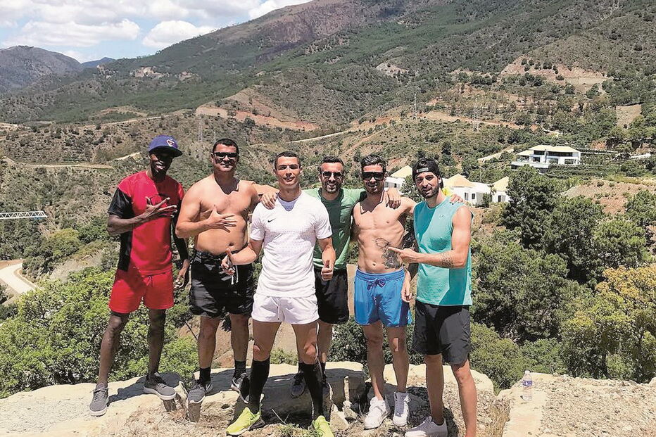 Cristiano Ronaldo com amigos de férias
