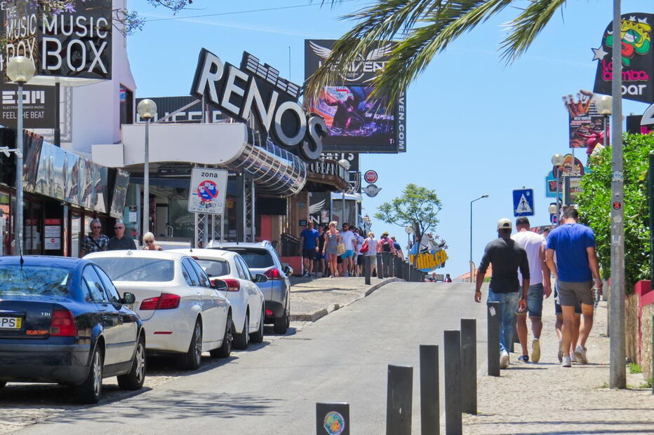 Situação aconteceu durante a madrugada num bar da avenida Francisco Sá Carneiro, em Albufeira