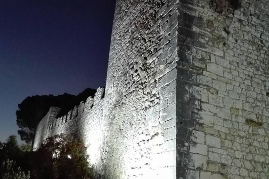 Projetores foram danificados 