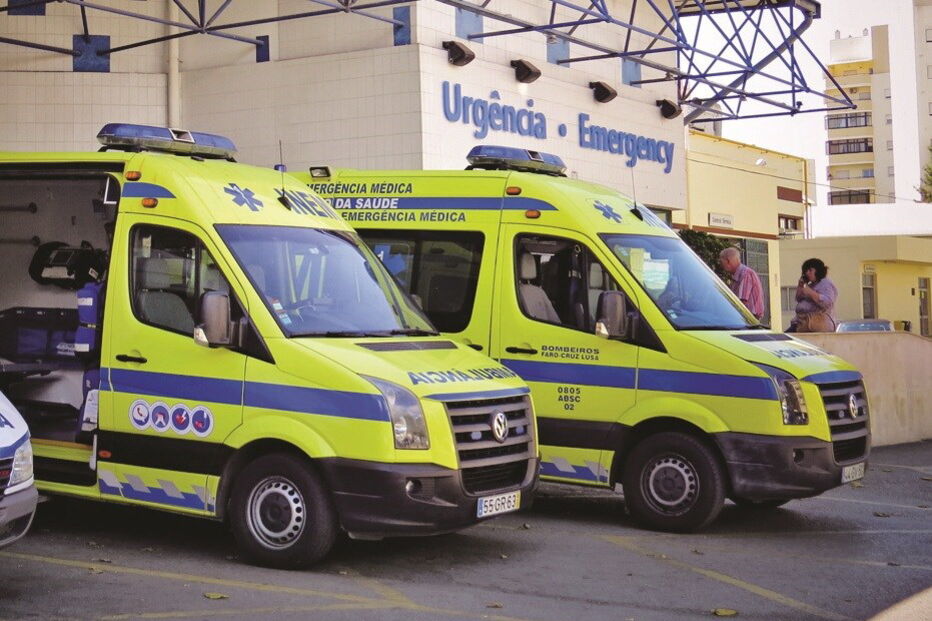 Estiveram inoperacionais onze ambulâncias e três motas do INEM