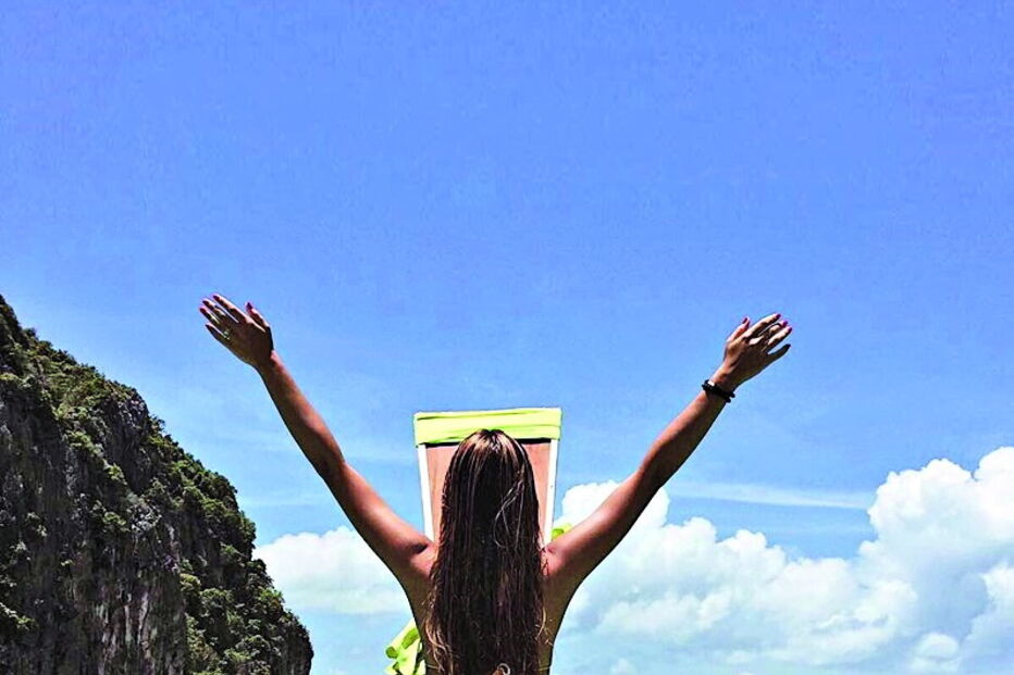 Namorada do futebolista tem partilhado várias imagens nas redes sociais