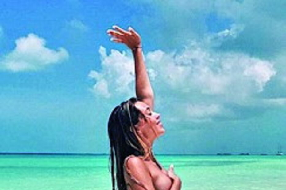 Namorada do futebolista tem partilhado várias imagens nas redes sociais