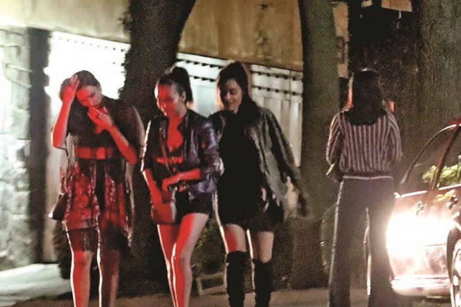 Jogadores do Benfica e FC Porto apanhados em festa com álcool e mulheres