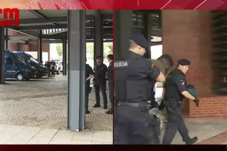 Fernando Mendes já chegou ao tribunal