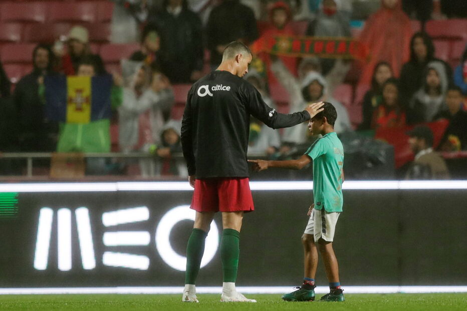 Cristiano Ronaldo e o filho jogaram na Luz