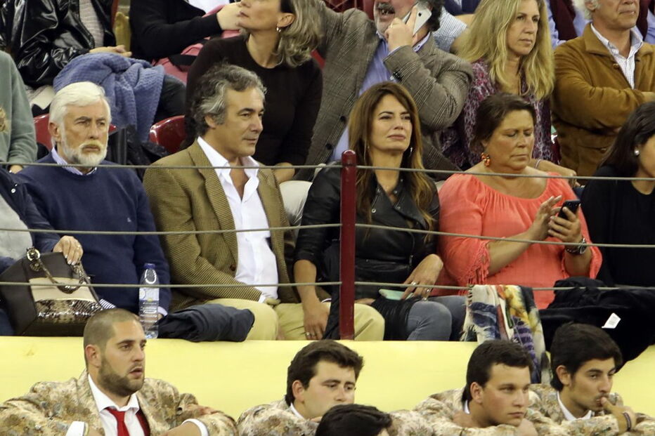 A apresentadora Bárbara guimarães fez-se acompanhar pelo namorado