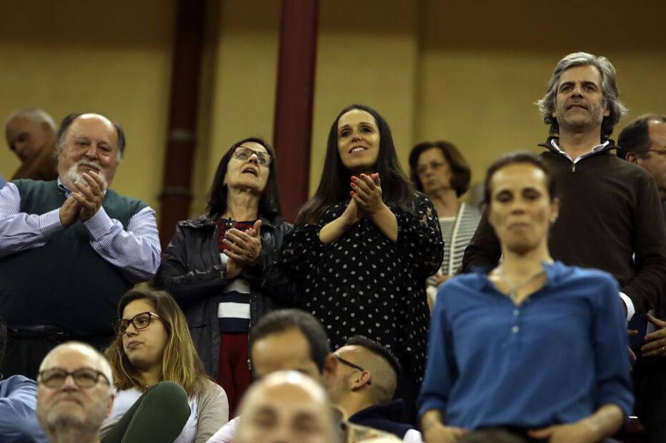 O fadista Mico da Câmara Pereira com a namorada grávida de 8 meses e os pais desta