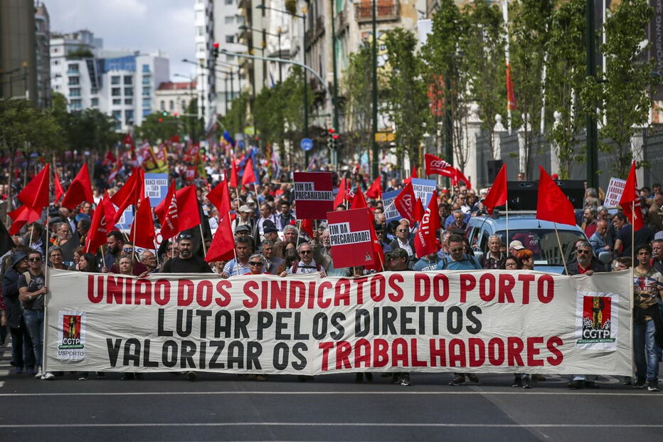 Milhares de pessoas desfilaram em Lisboa a exigir valorização do trabalho