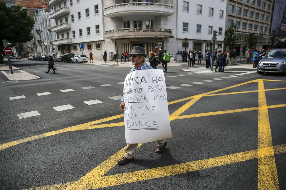 Milhares de pessoas desfilaram em Lisboa a exigir valorização do trabalho