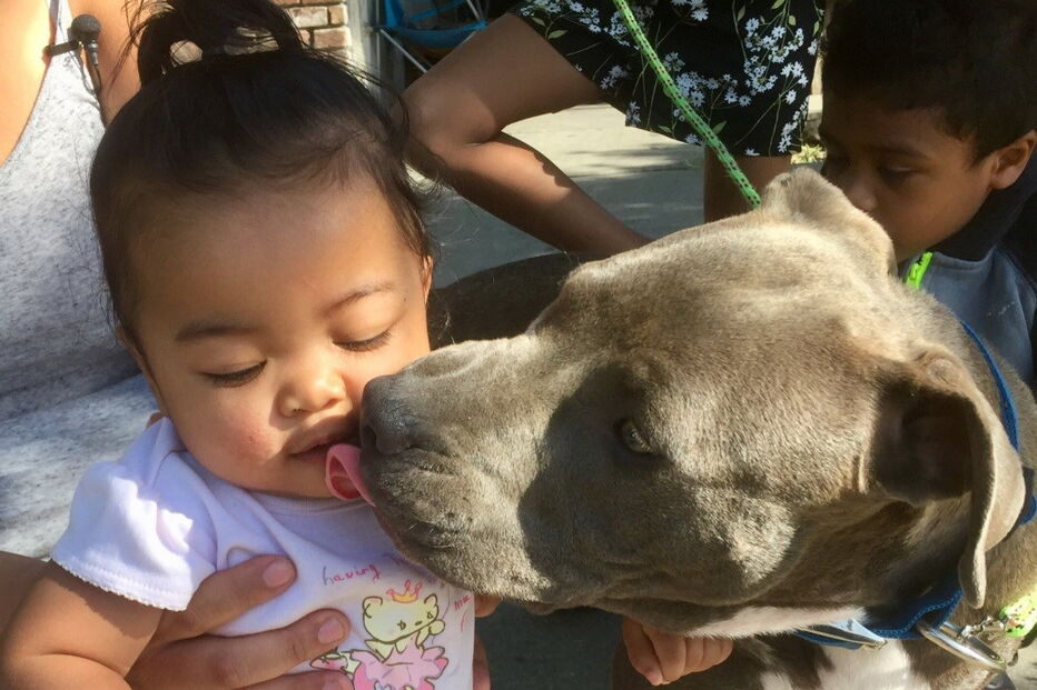 Sasha com a bebé de sete meses