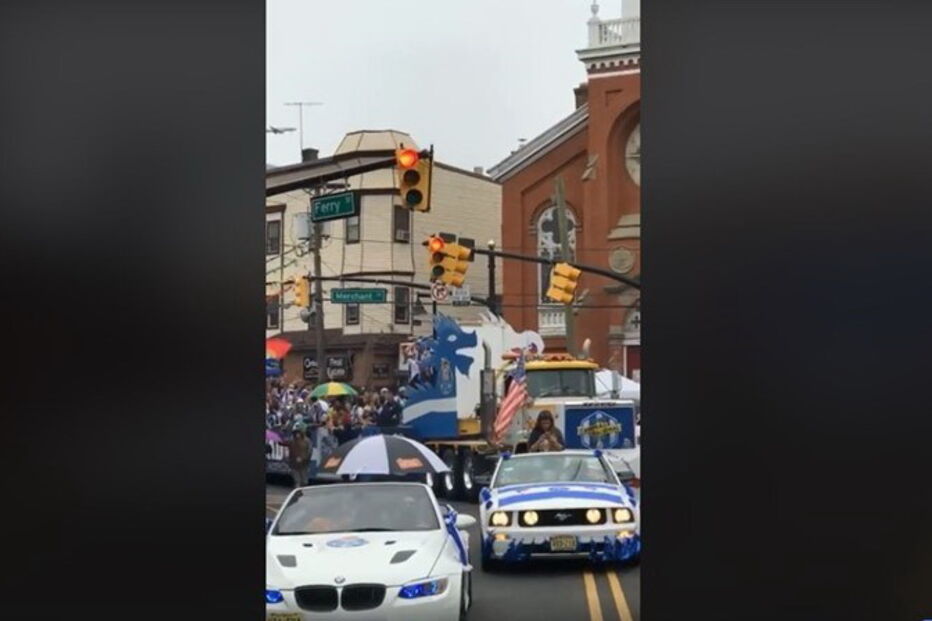 Festa azul e branca em Newark