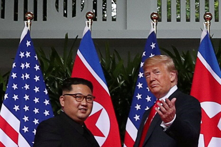 Trump cumprimenta Kim Jong-un em Singapura