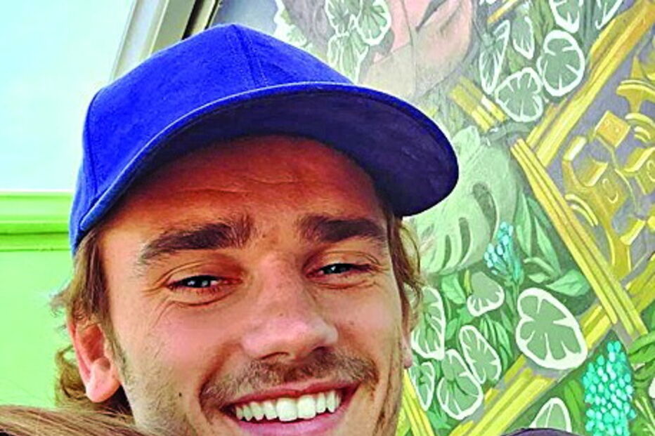 Erika é noiva de Antoine Griezmann