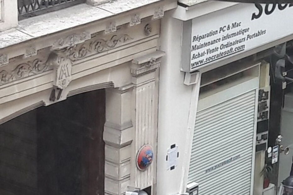 Homem faz reféns em Paris	