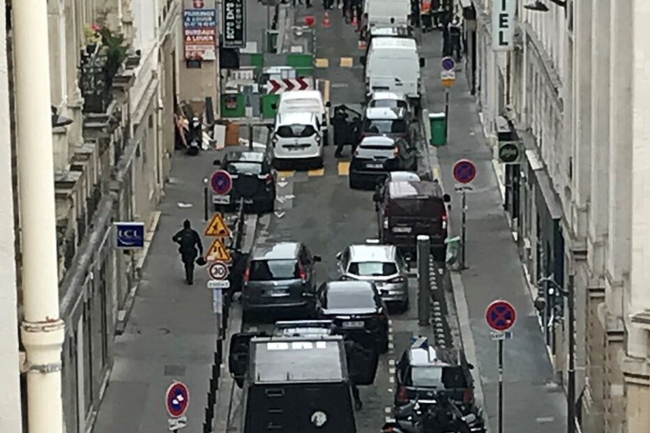 Homem faz reféns em Paris	