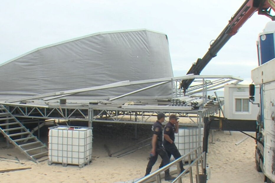 Desabamento de palco na Nazaré faz três feridos