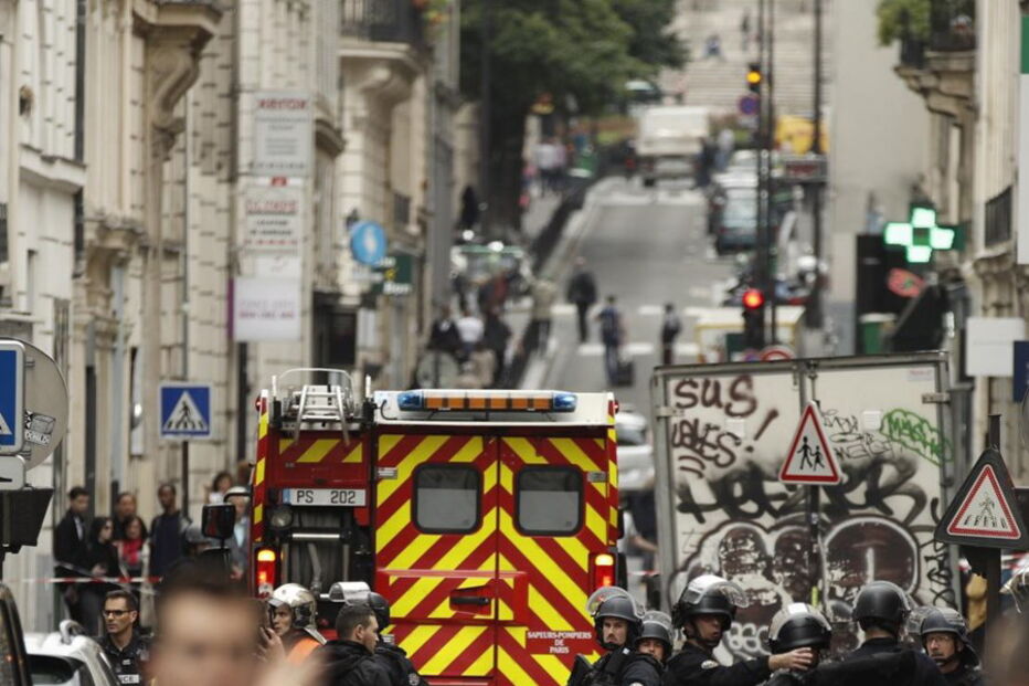 Polícia intervém em tomada de reféns em Paris