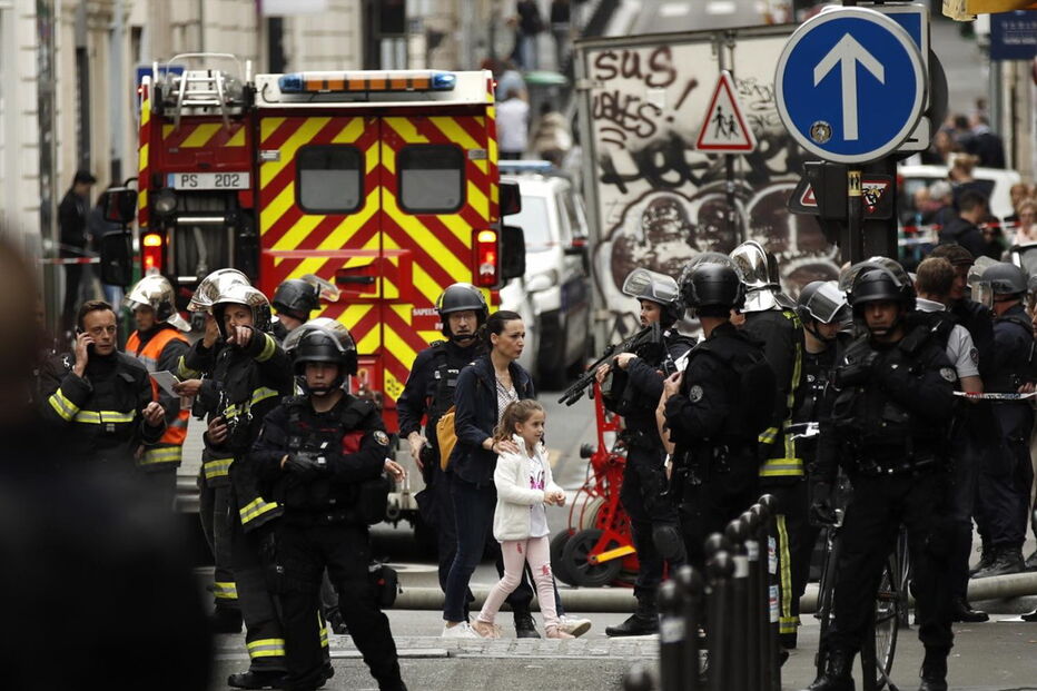 Polícia intervém em tomada de reféns em Paris