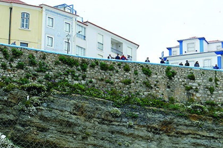 Casal morre a tirar selfie na Ericeira