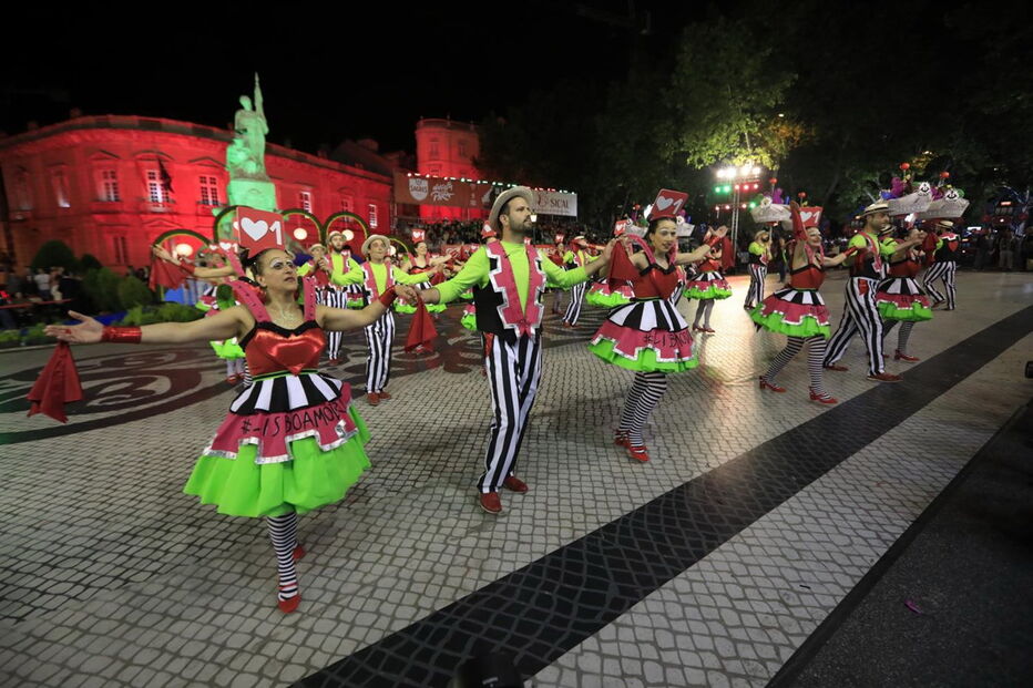 Marcha do Castelo desfila na Avenida