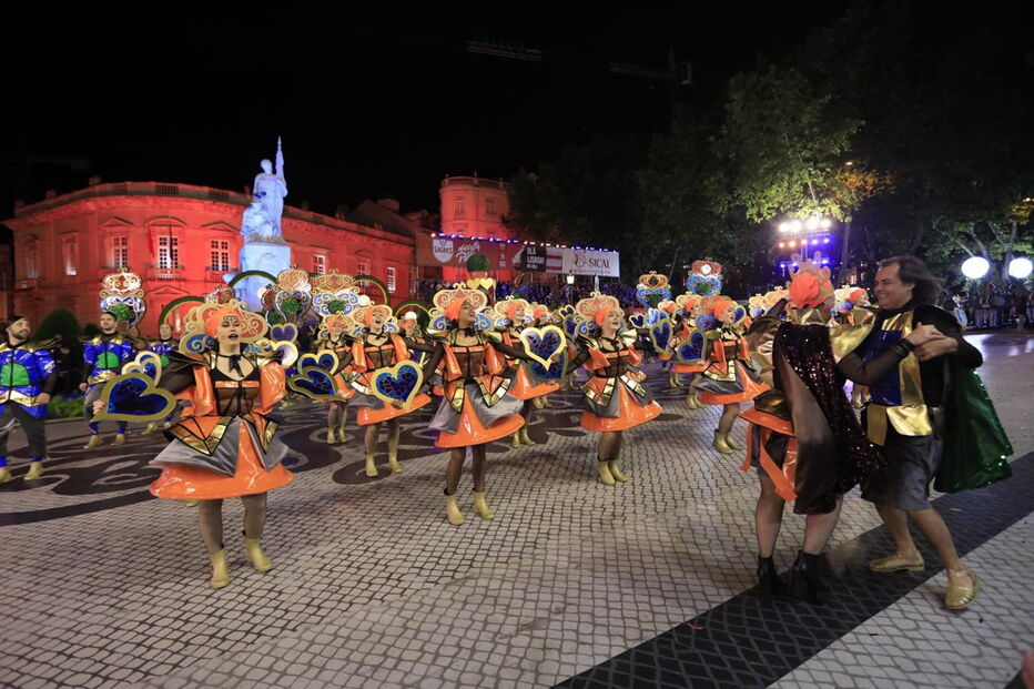 Marcha da Graça desfila na Avenida
