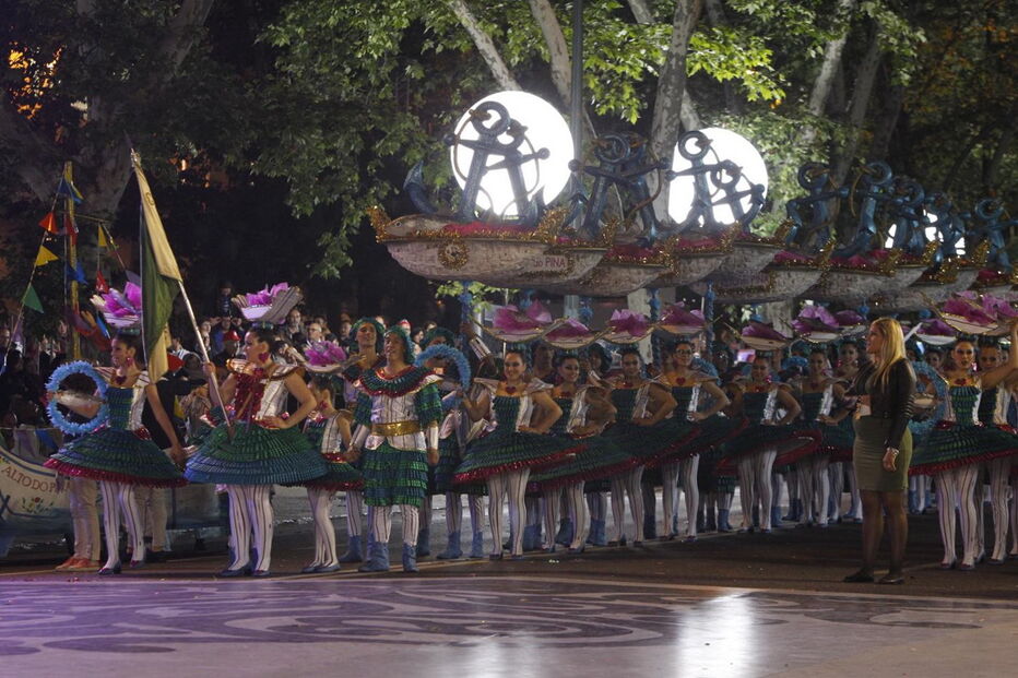Marcha do Alto do Pina desfila na Avenida