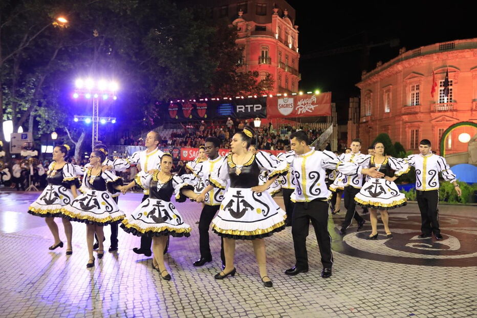 Marcha de Santa Engrácia desfila na Avenida