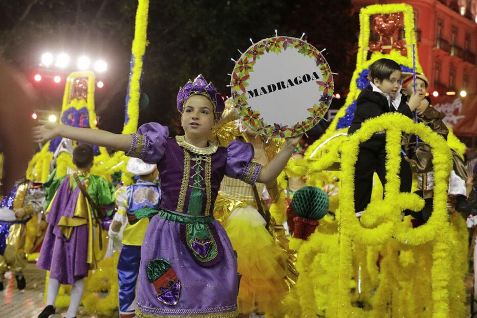 Marcha da Voz do Operário desfila na Avenida 